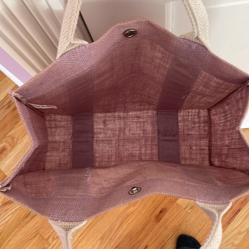 Pink mini bag perfect for picnics or beach days - Picture 2 of 3